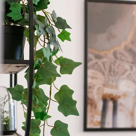 New York Style 2 Bed *