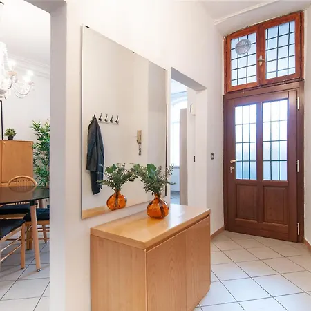 New York Style 2 Bed Apartment *